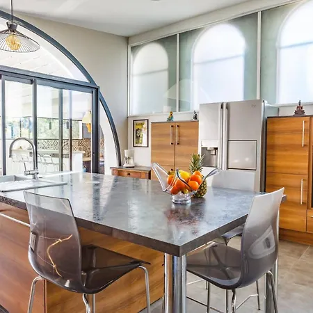 Saffron By * Villedaigne